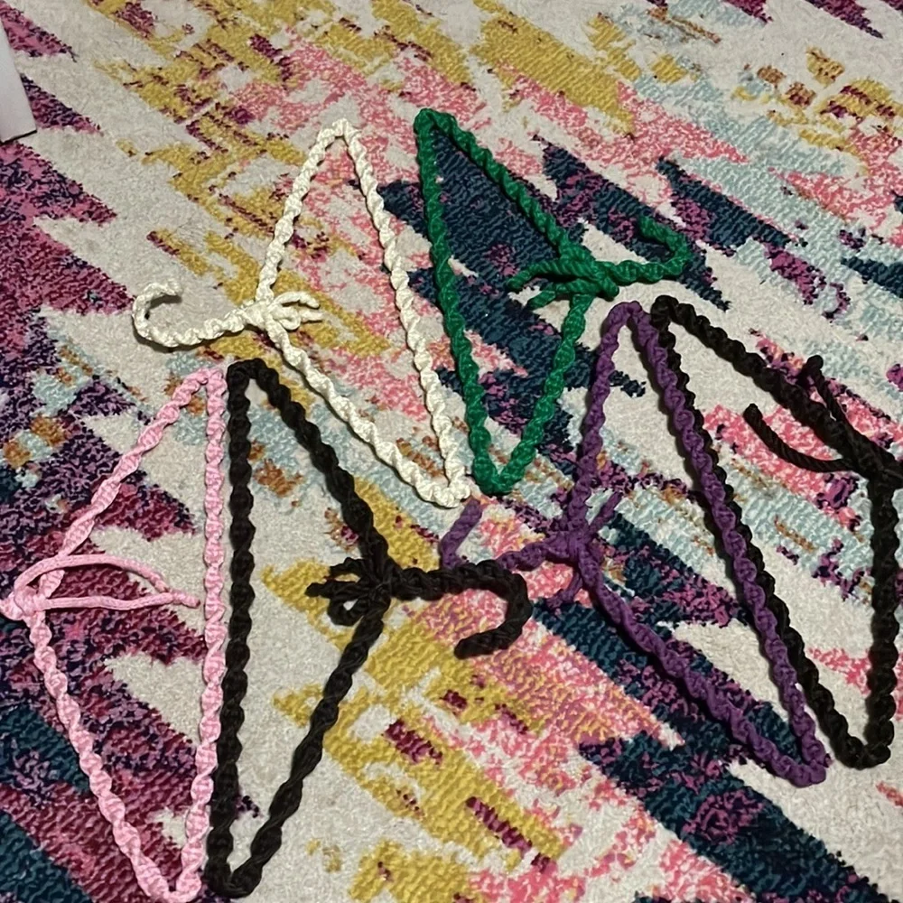 Yarn Wrapped Clothes Hangers (6)